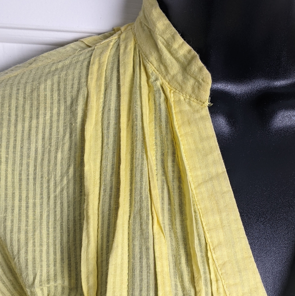 Yellow flowly button down - Picture 5 of 9